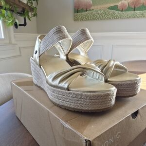 Vionic - Darla - New With Box